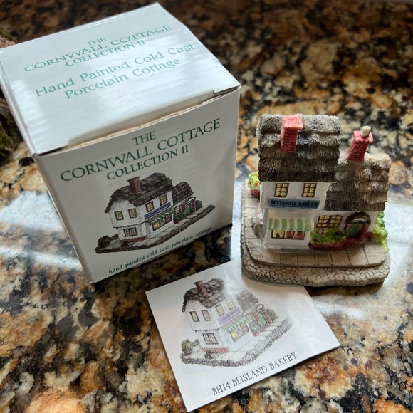 Hand Painted Cottages - Picture 10 of 16